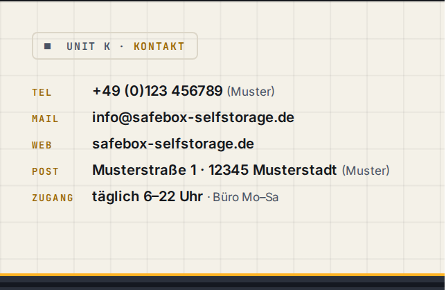 Visitenkarte Rückseite: Kontaktdaten als beschriftete Monospace-Zeilen auf hellem Grund